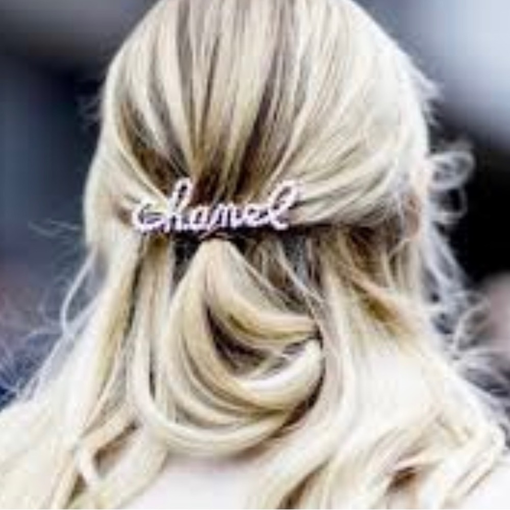 Chanel hair clip